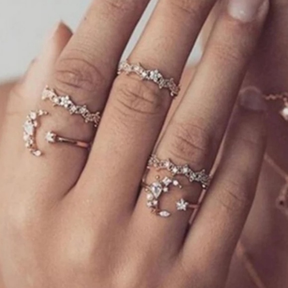 Jewelry - ♡Lizzy♡ Boho Gypsy 5 piece ring set